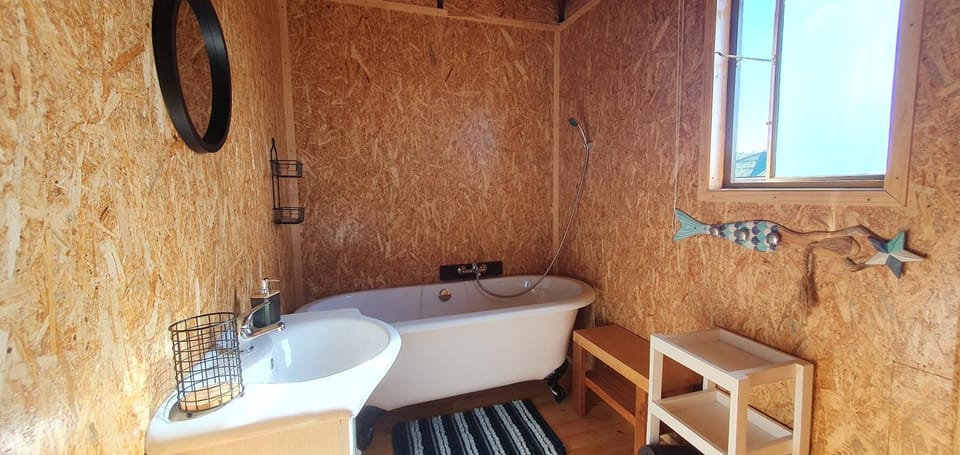 Bathroom, Bath
