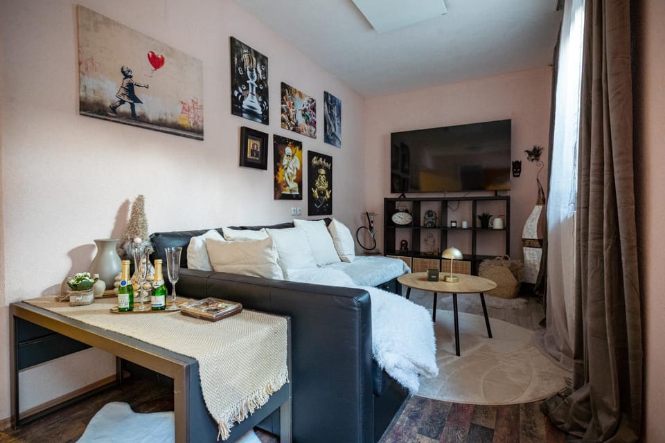 TV and multimedia, Seating area