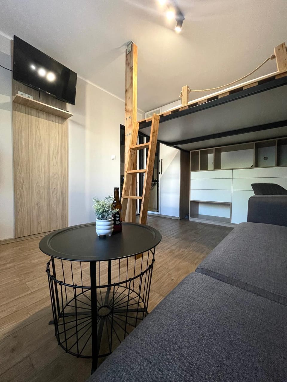 Communal lounge/ TV room, TV and multimedia, Living room, Photo of the whole room, Seating area, Bedroom, wardrobe