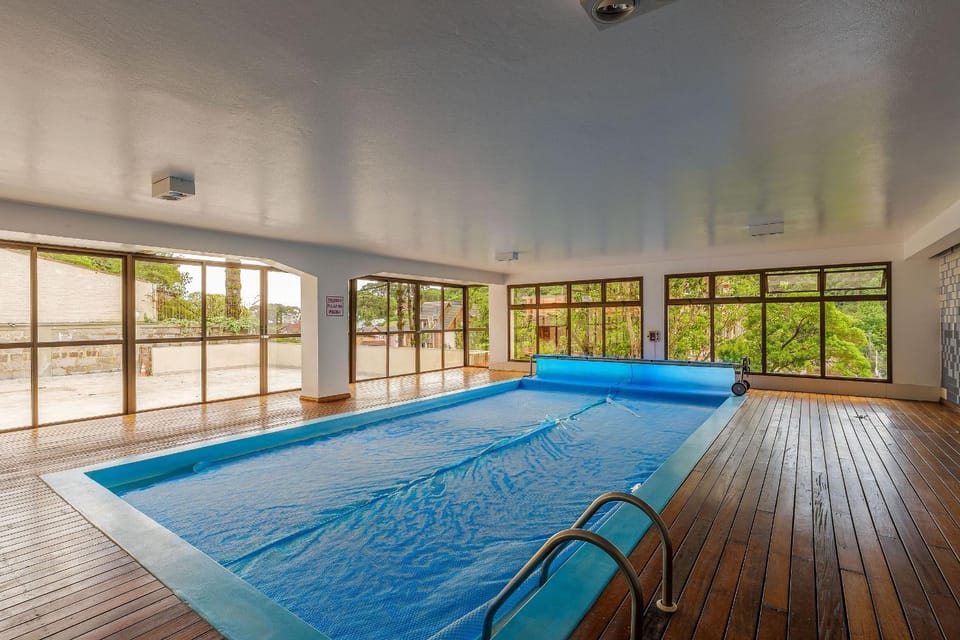 Apto no Centro e Piscina aquecida by Achei Gramado Apartment in Gramado