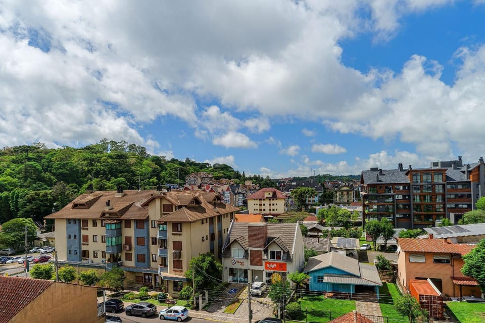 Apto no Centro e Piscina aquecida by Achei Gramado Apartment in Gramado