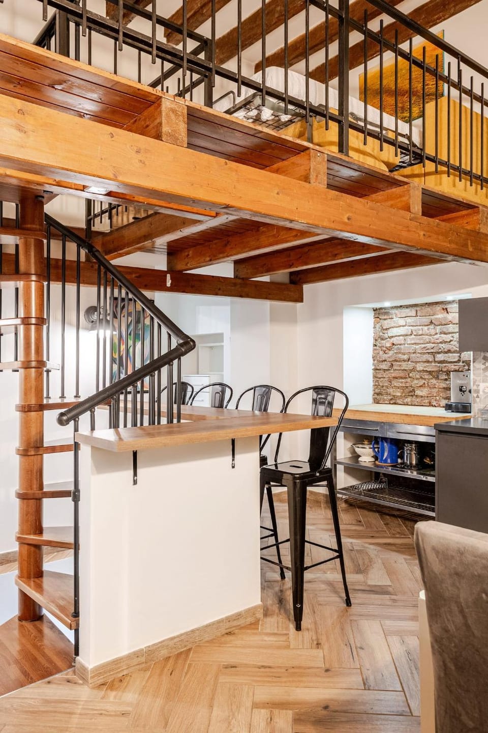 Kitchen or kitchenette, Living room, Seating area, Dining area