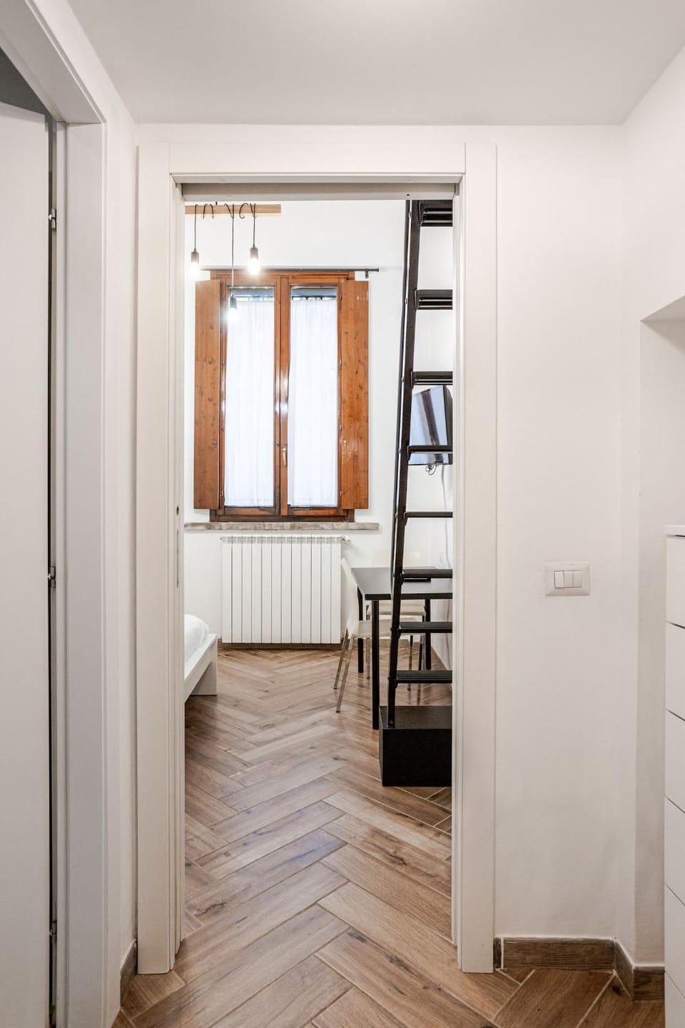 Property building, Bedroom, internet