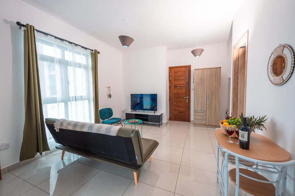 Apt with Pool & Gym, Near Amenities & Beach - GBHC8 Apartment in Grand Baie