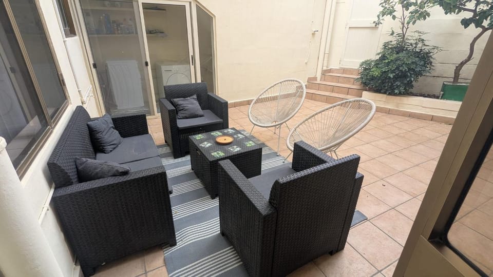Spacious traditional 3 bedroom house with yard JBAR1-1 House in Saint Julians