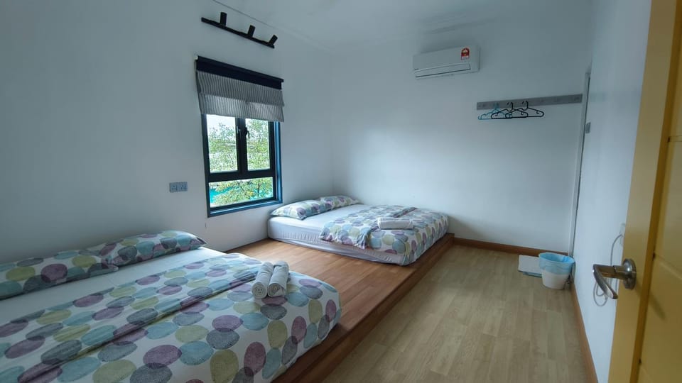Bedroom, air conditioner
