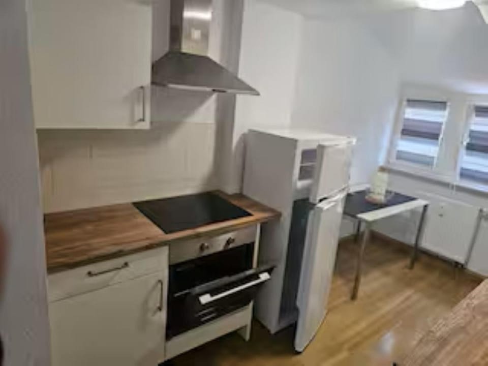 Schöne Vollausgestattete Monteurs- Gästewohnung nähe Raffinerie Leuna und Geiseltalsee 0307 Apartment in Thuringia, Germany