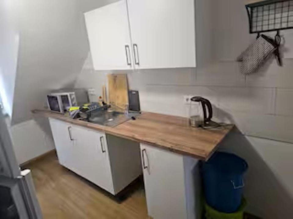 Schöne Vollausgestattete Monteurs- Gästewohnung nähe Raffinerie Leuna und Geiseltalsee 0307 Apartment in Thuringia, Germany