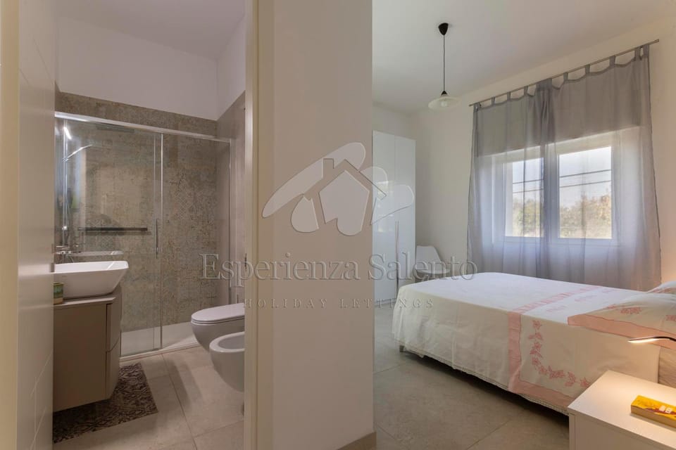 Bathroom, Photo of the whole room, Bedroom