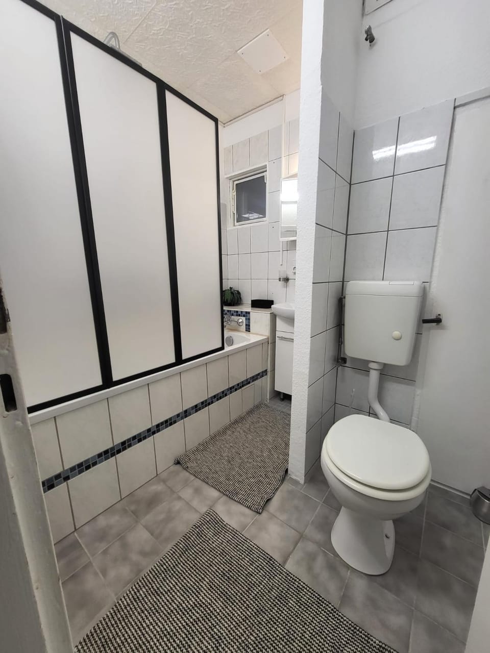 Liebevoll eingerichtete 2-Zimmer Wohnung mit Badewanne in Schwerin Apartment in Schwerin