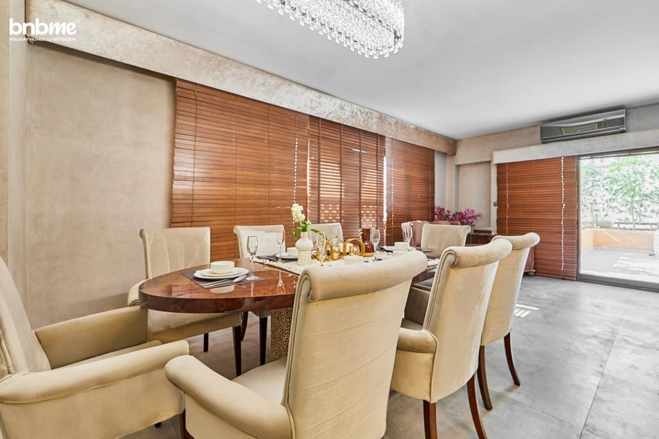 Seating area, Dining area