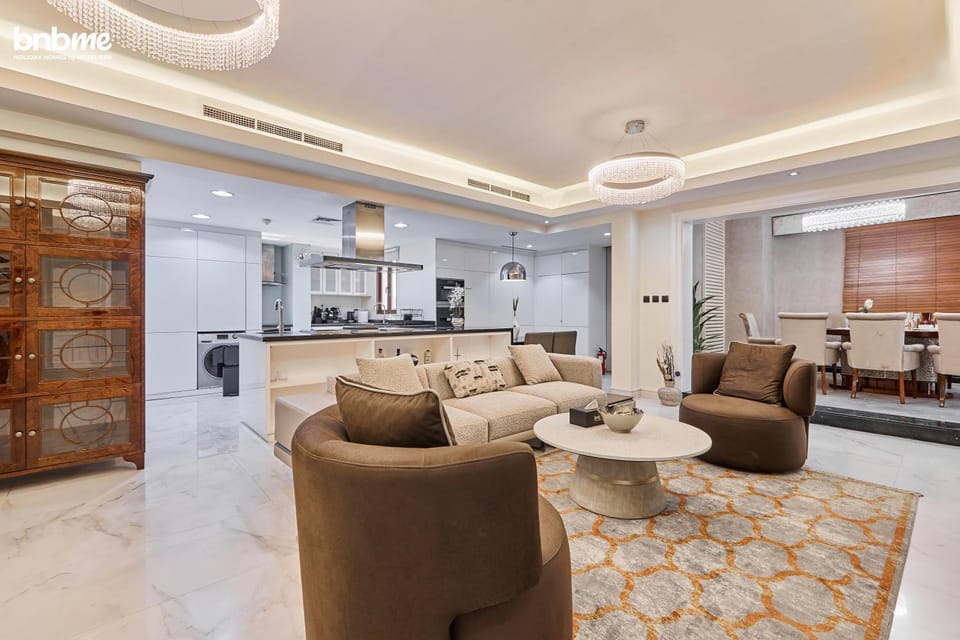 Kitchen or kitchenette, Living room, Seating area, Dining area, pet friendly, stove