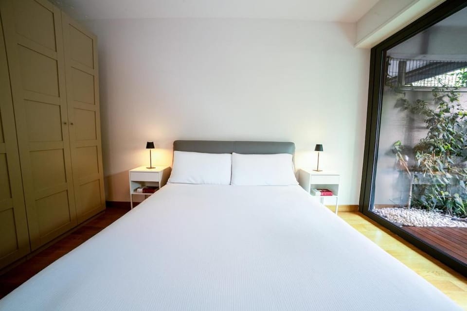 One-bedroom Apartment Unit G with Garden Apartment in Milan