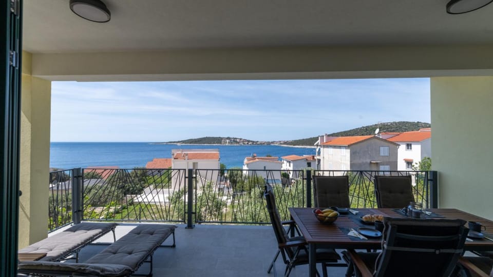 Luxury Apartment Nala with shared pool Apartment in Šibenik-Knin County, Croatia
