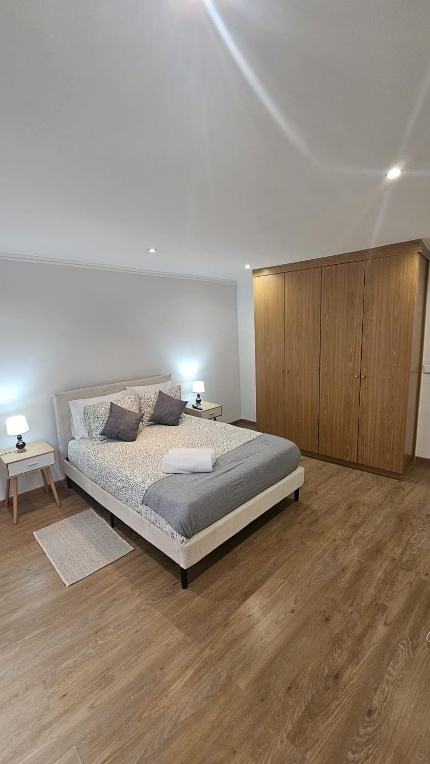 Bed, Photo of the whole room, Bedroom, wardrobe