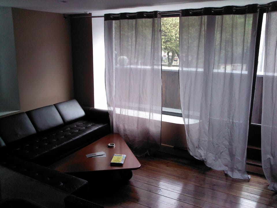 Lounge or bar, River view