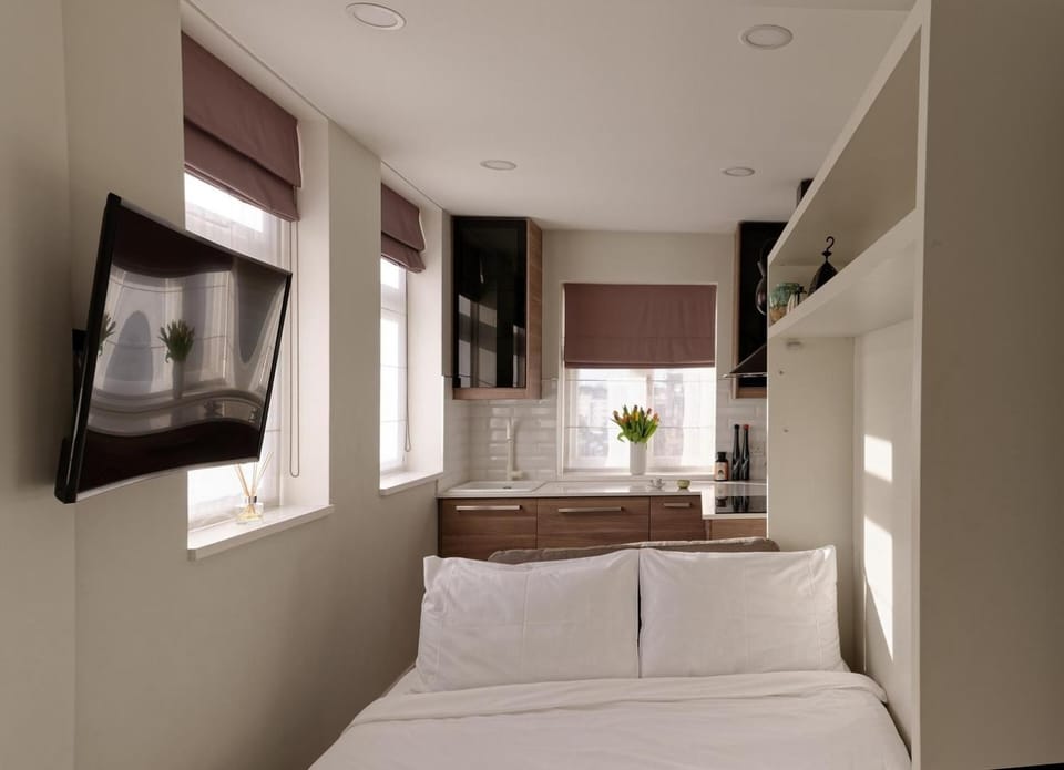 Micro and bright, cosy studio at West Hampstead Apartment in London Borough of Camden