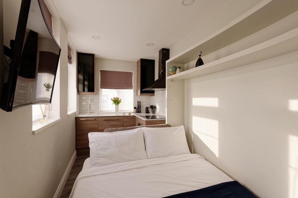 Micro and bright, cosy studio at West Hampstead Apartment in London Borough of Camden