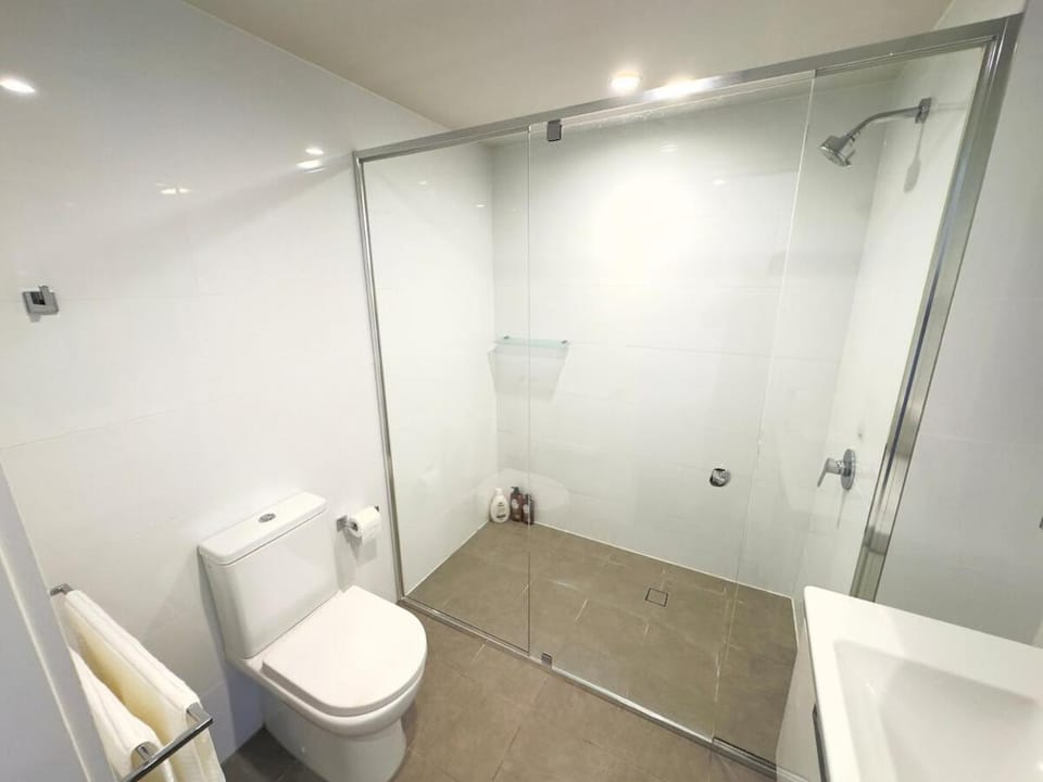 Spacious Luxury 2BR apartment Southbank with parking Apartment in Brisbane City