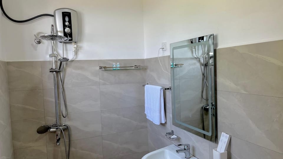 Shower, Bathroom, towels