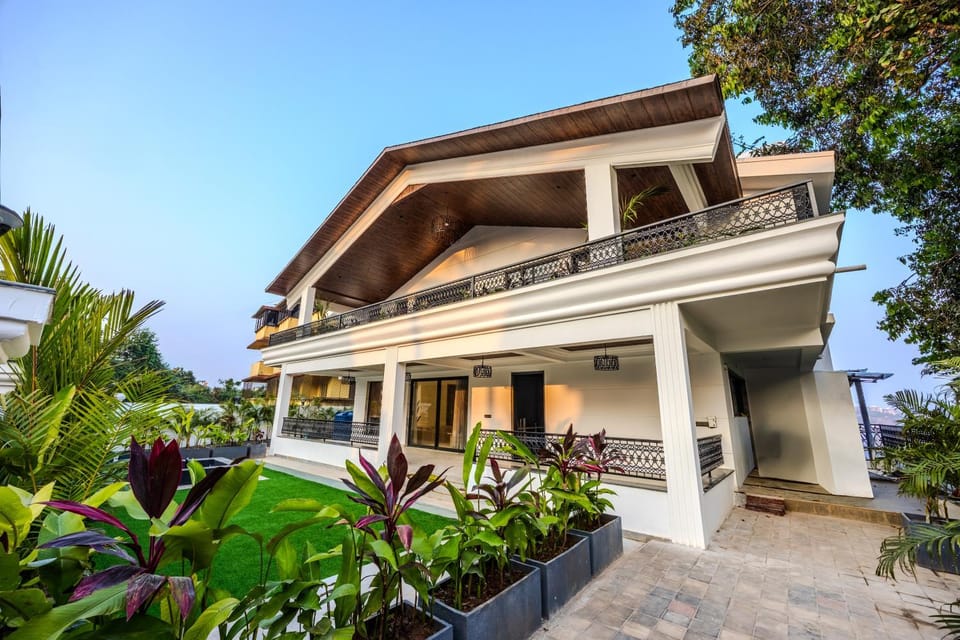 Valley View 5-BHK Villa With Private Pool, Sit-out Areas, TT Table, Pool Table , Bar & Scenic Views Villa in Goa, India