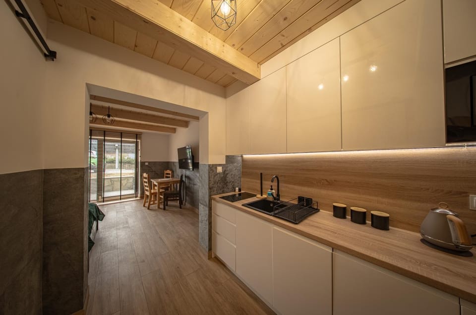 Coffee/tea facilities, Kitchen or kitchenette