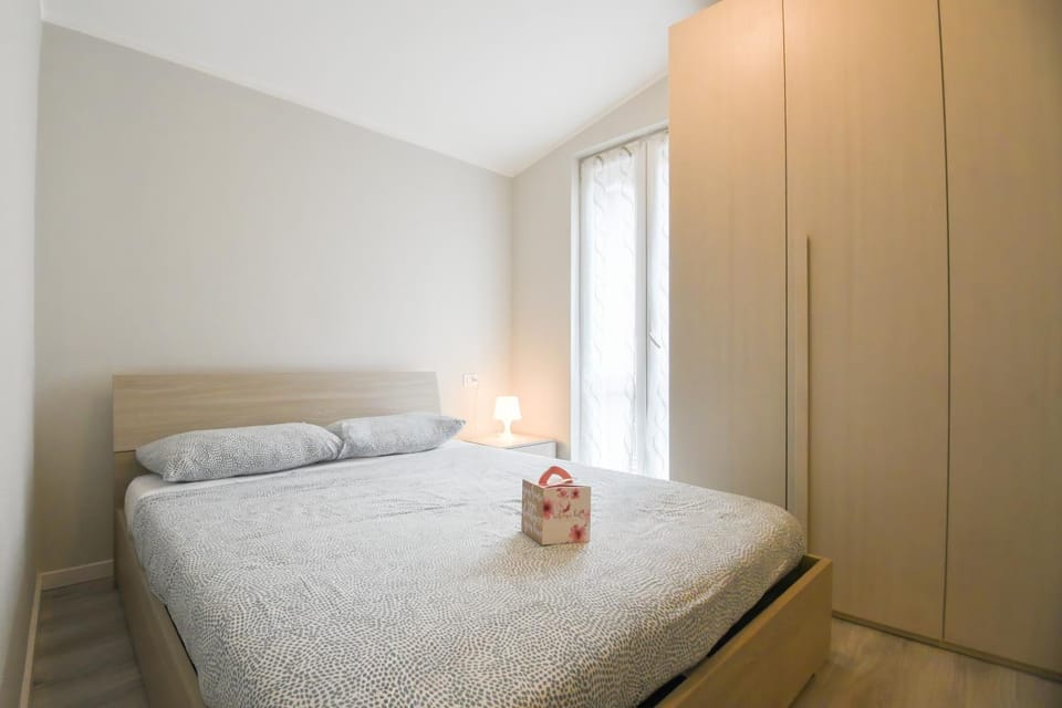 Bed, Photo of the whole room, Bedroom, towels, wardrobe