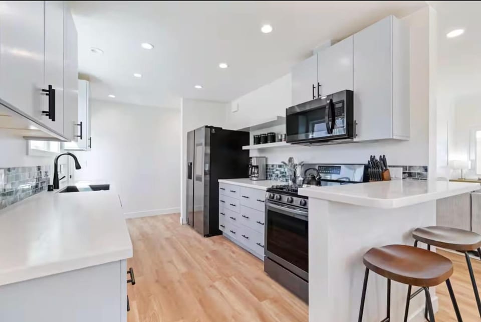 La Jolla Coastal Retreat - Walk to Beach House in La Jolla