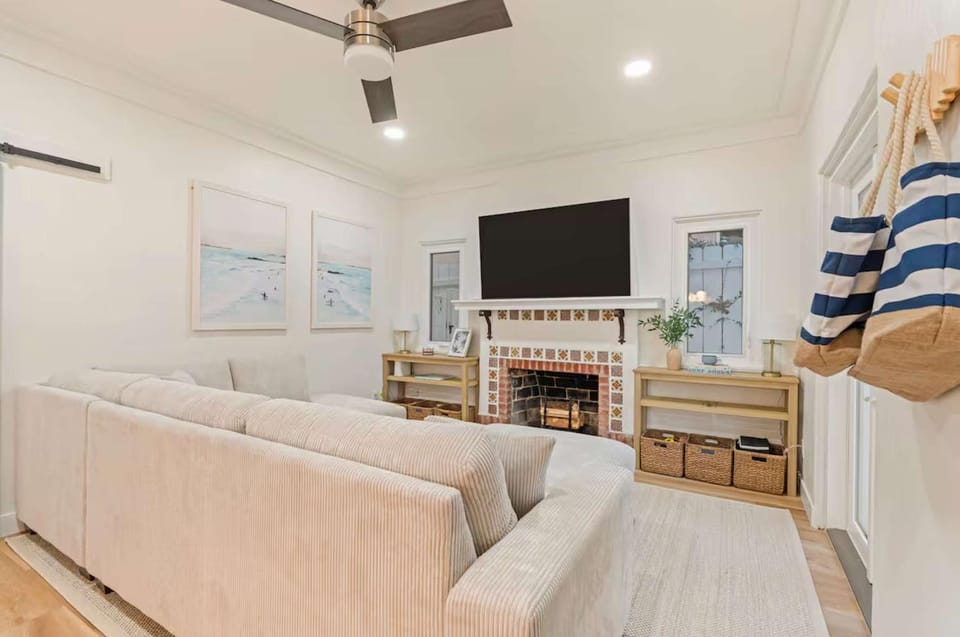 La Jolla Coastal Retreat - Walk to Beach House in La Jolla