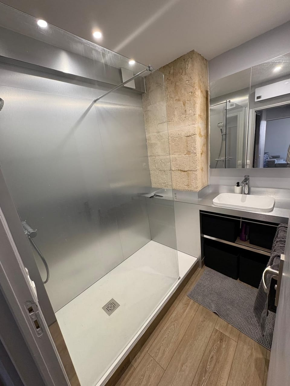 New - Charming apartment - historic heart Apartment in Montpellier