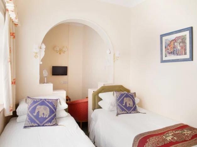 MyRoomz Tudor Rose Original Bed and Breakfast in Blackpool