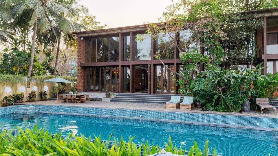 ELIVAAS Signature The Glass Villa - An ultra-luxurious 4-BHK villa with an infinity pool Villa in Goa, India