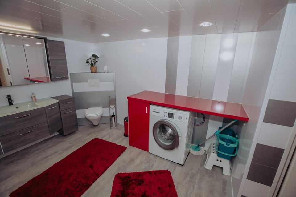 Bathroom, towels, washing machine