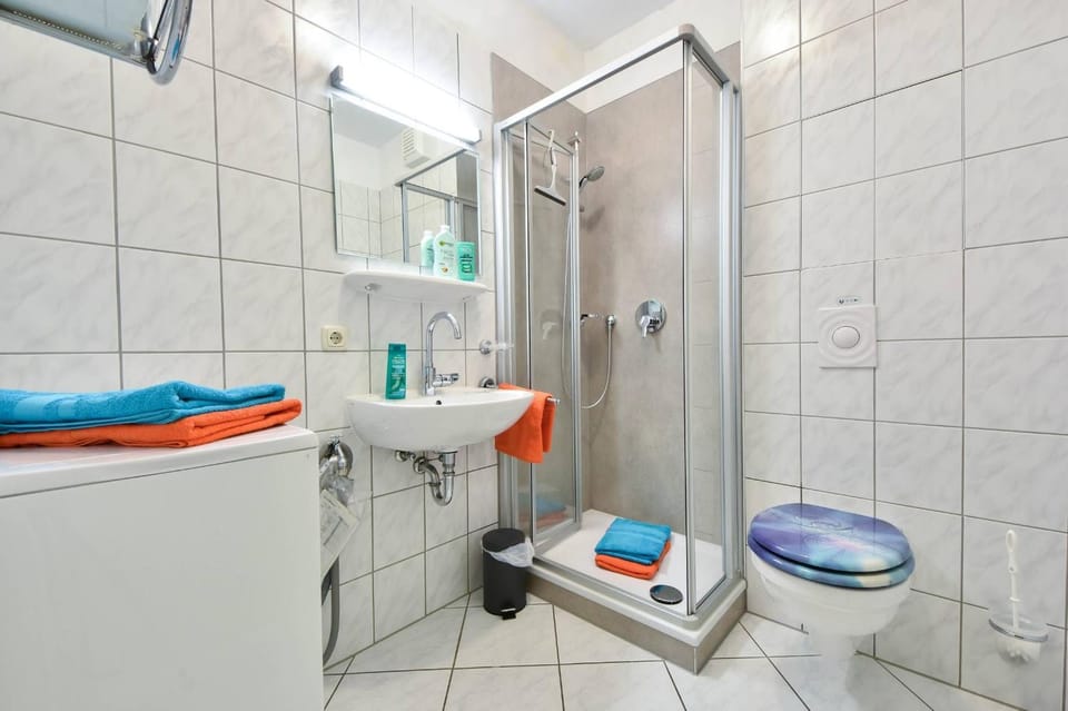 Shower, Toilet, Bathroom