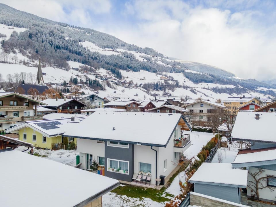 Property building, Winter