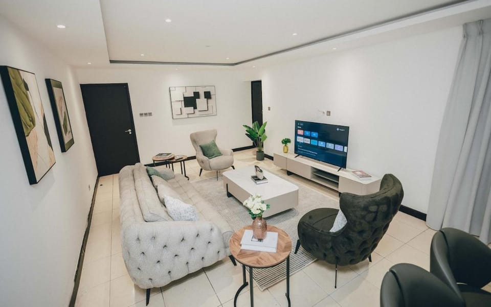 Luxury 3BR Alema Court, Pool & Airport Close Apartment in Accra