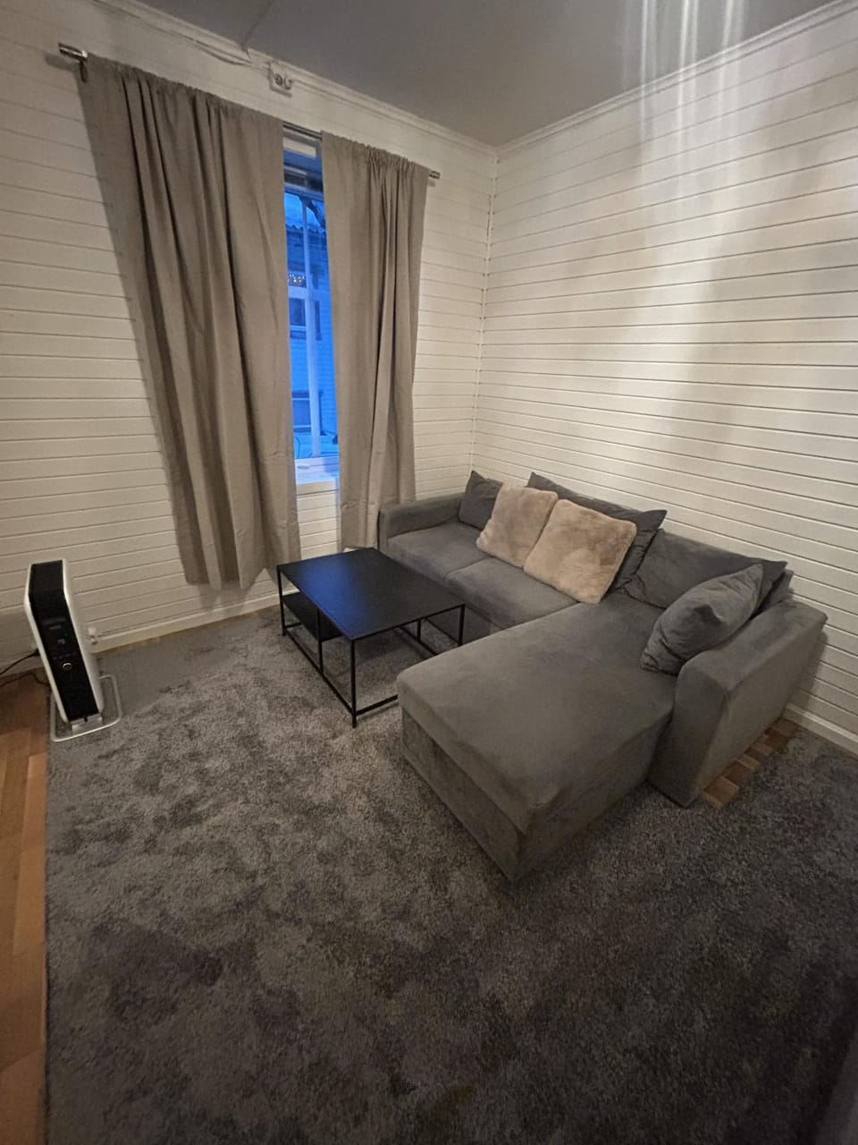 Bed, Living room, Photo of the whole room, Seating area, Bedroom