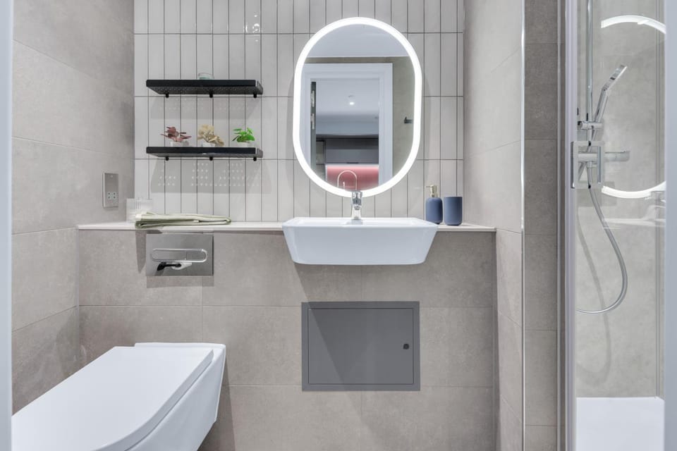 Shower, Toilet, Bathroom, towels