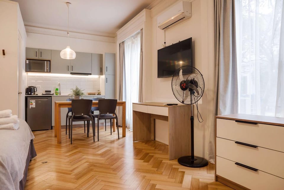 Bellavista Buzz Stylish 1BR Haven Just Steps from the Metro Apartment in Providencia