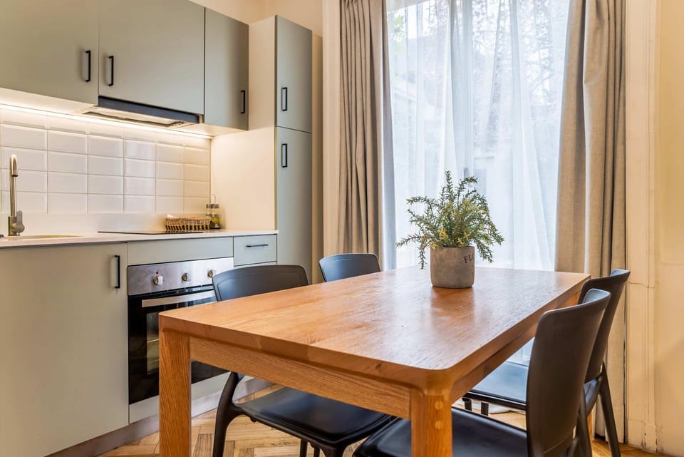 Bellavista Buzz Stylish 1BR Haven Just Steps from the Metro Apartment in Providencia