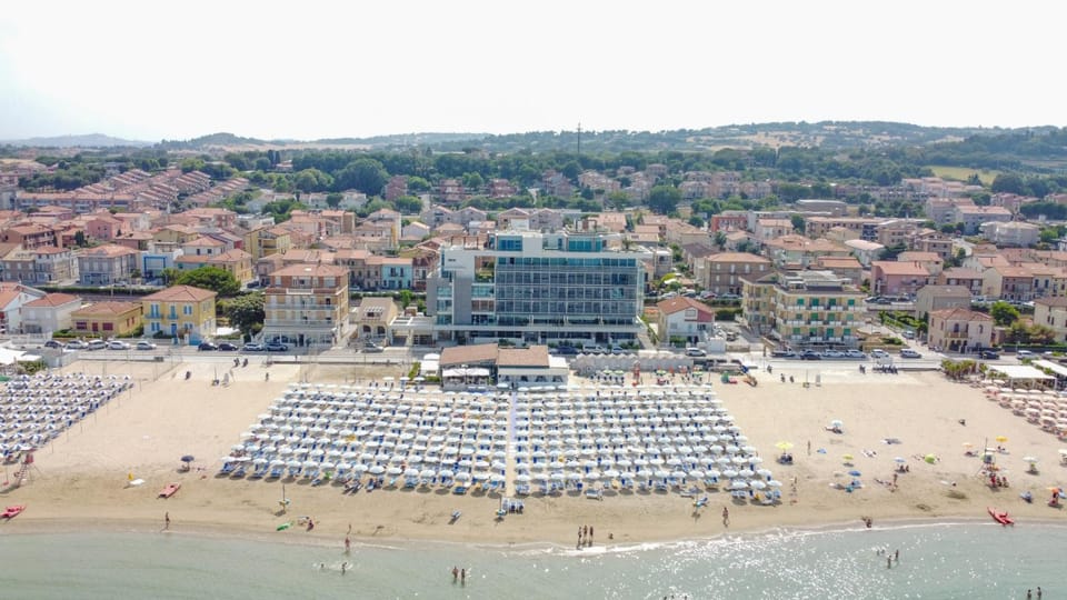 Seafront Luxury Apartment with Private Parking by Host Hero Apartment in Civitanova Marche