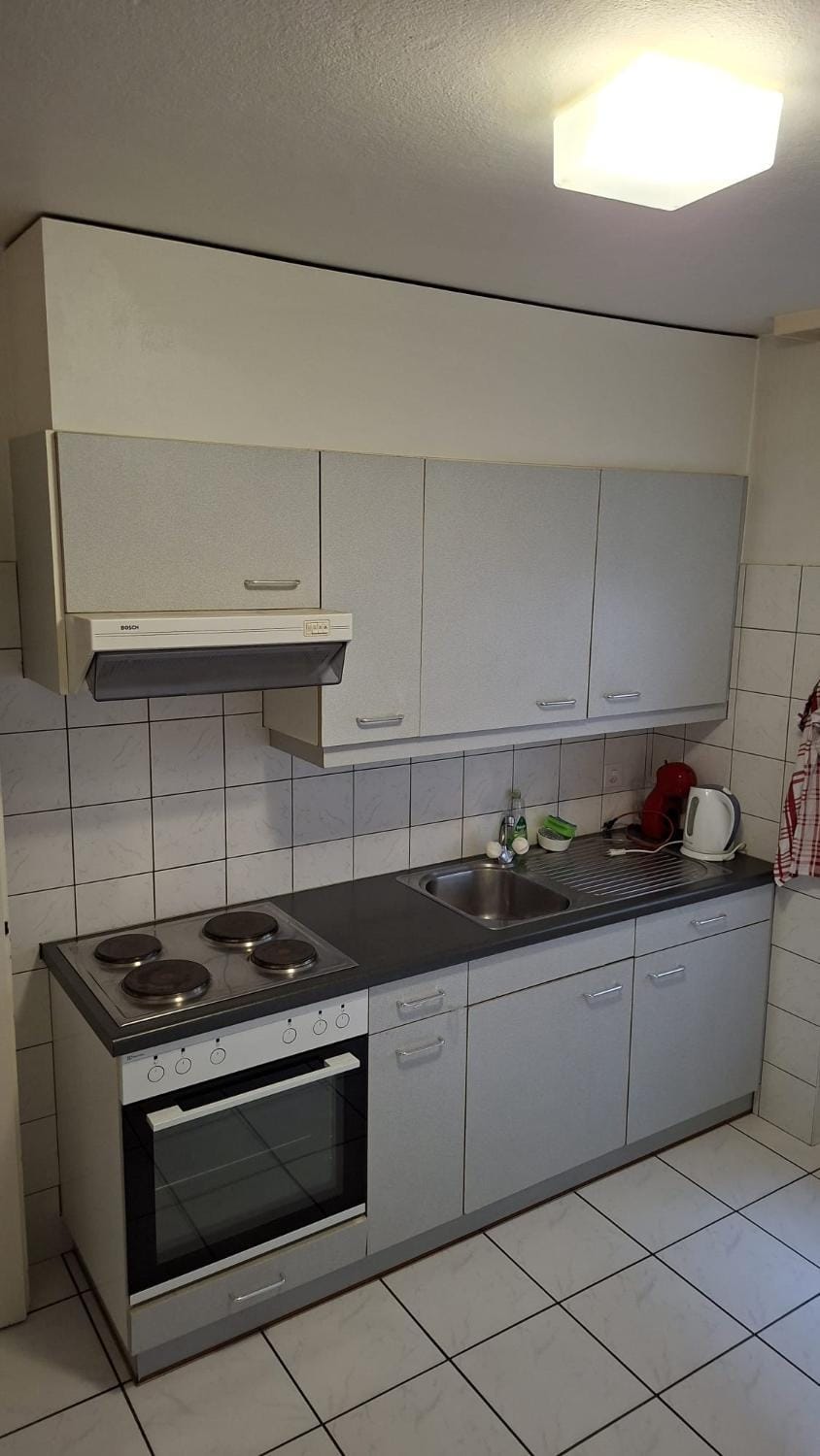 Coffee/tea facilities, Kitchen or kitchenette, oven
