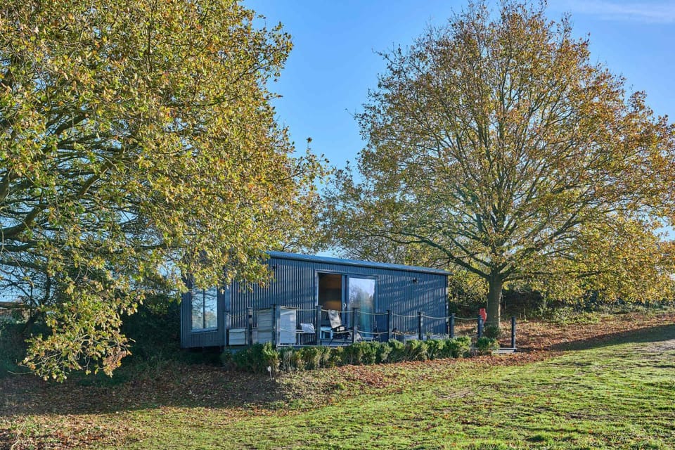 Property building, Natural landscape, Garden