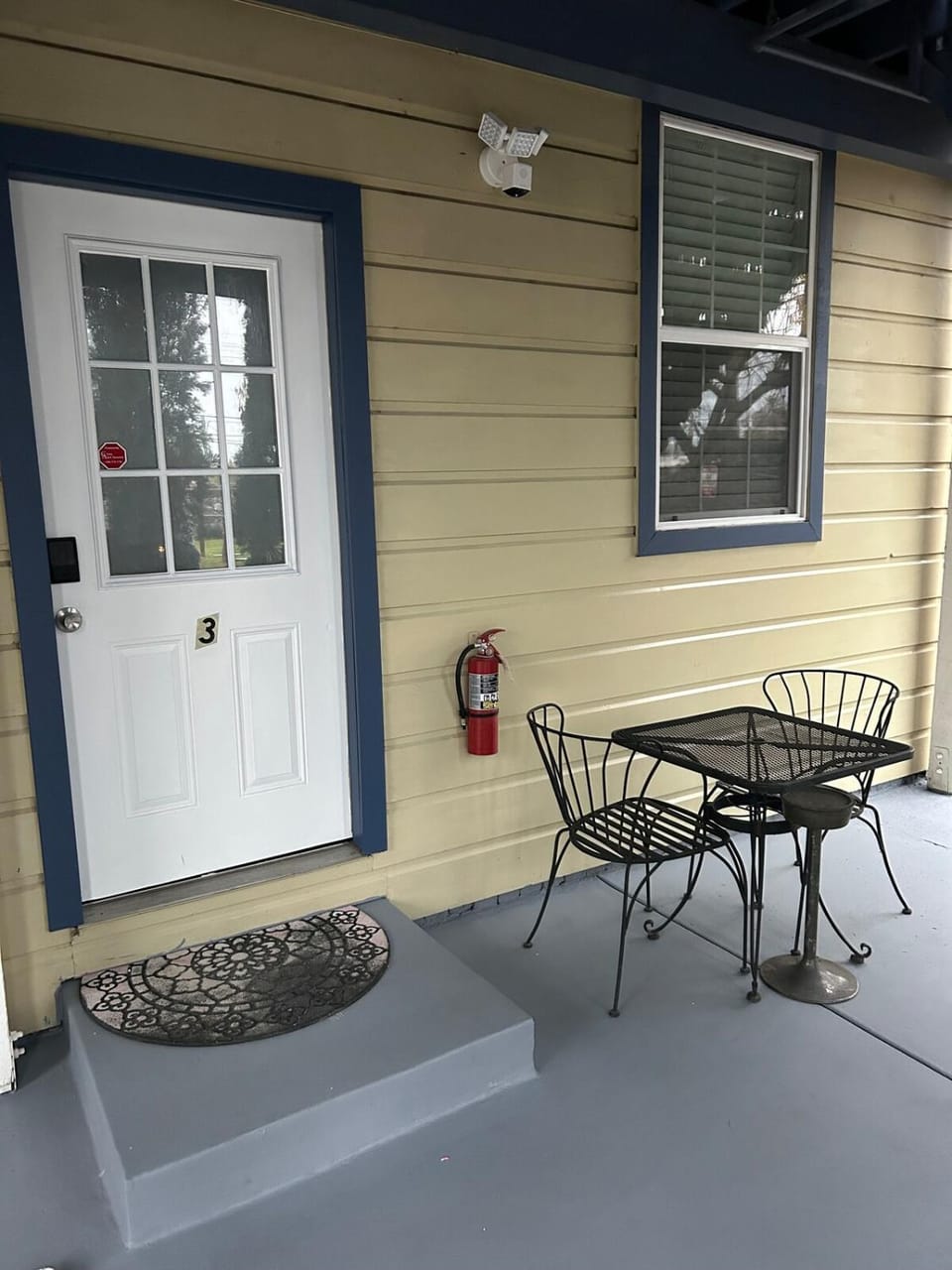Facade/entrance