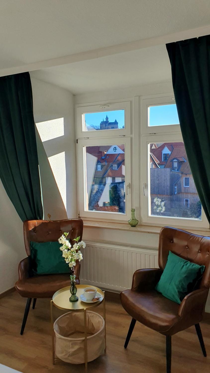 View (from property/room), Seating area, Bedroom, Landmark view