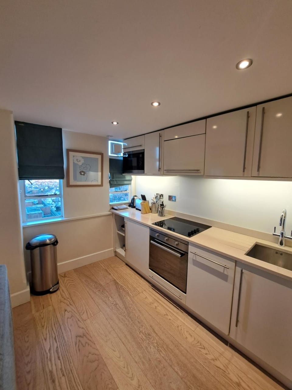 NELL GWYNN HOUSE - Large, Sleek One Bedroom Apartment, Sloane Square, London Apartment in City of Westminster