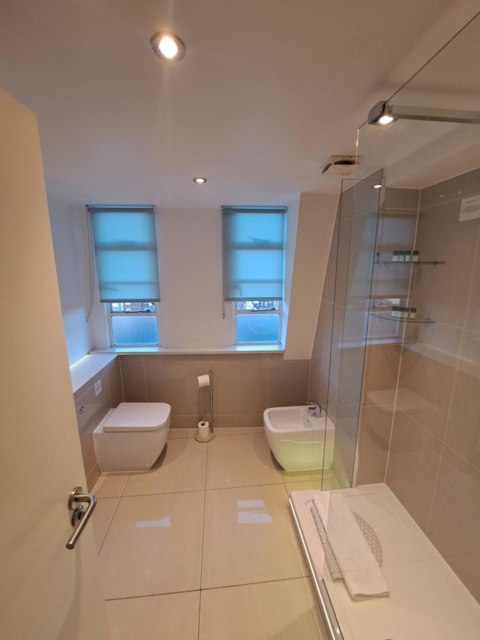 NELL GWYNN HOUSE - Large, Sleek One Bedroom Apartment, Sloane Square, London Apartment in City of Westminster