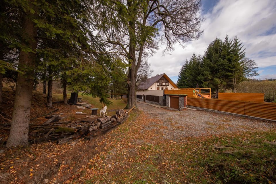 Neighbourhood, Natural landscape, Autumn
