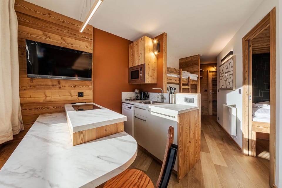 Kitchen or kitchenette