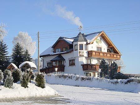 Facade/entrance, Winter